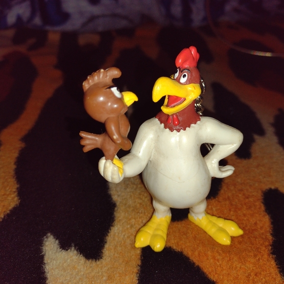 Rare 1988 FogHorn LegHorn and Chicken Hawk Keychain By Applause - Picture 1 of 4